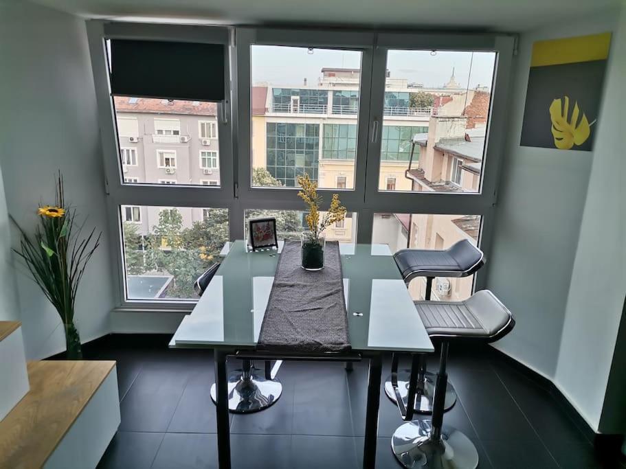 Sky-View Apartmentin Perfect City Center София Экстерьер фото