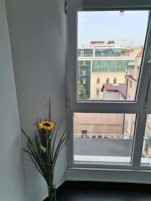 Sky-View Apartmentin Perfect City Center София Экстерьер фото